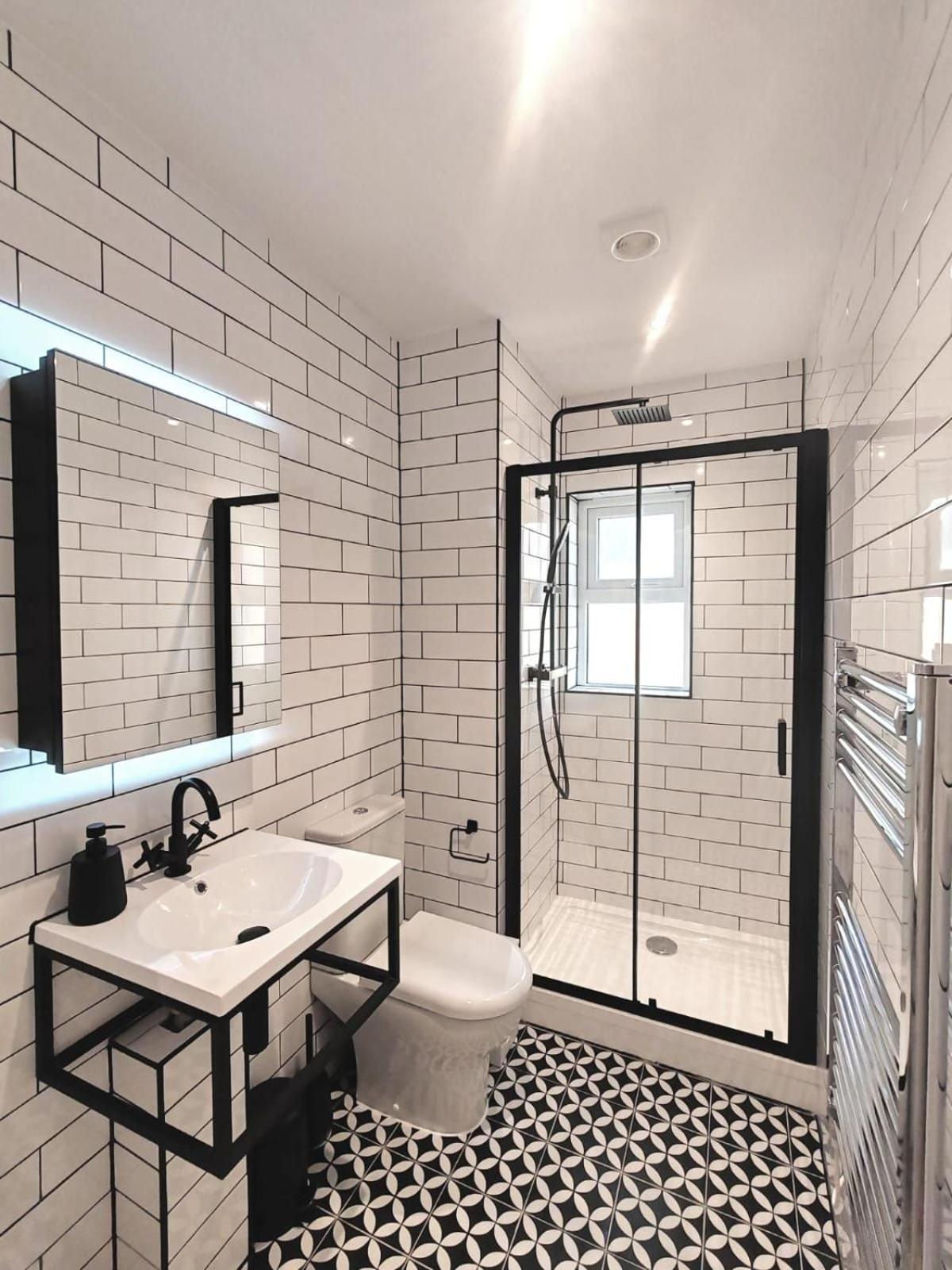בורנמות' Stunning Modern Apartment Sleeps 4 - 6 Min Walk From Golden Beaches-Free Parking מראה חיצוני תמונה